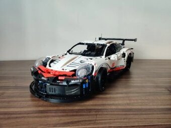 Porsche 911 RSR