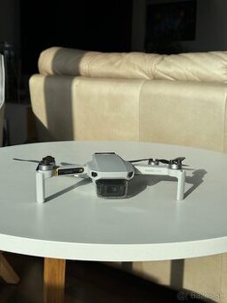 Predám dron DJI Mavic Mini + kufrík a 3 batérie