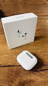 Apple AirPods (3. generácia) s MagSafe nabíjacím puzdrom