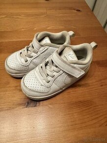 Nike tenisky detske velkost EUR25