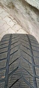 1ks zimne pneu Vredestein 225/40R18 - 1