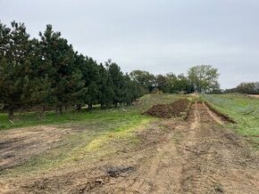 Pozemok na výstavbu rodinného domu v blízkosti NR - 1