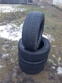 225/55r16 99H  Uniroyal zimne