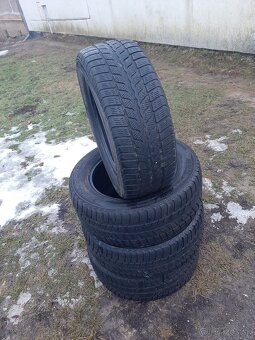 225/55r16 99H  Uniroyal zimne