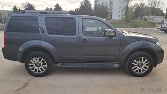 Nissan Pathfinder 2011 140kw