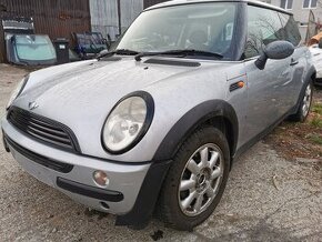 rozpredam Mini one 1.6 benzin 2004 66kw naj.96000 míl  podvo