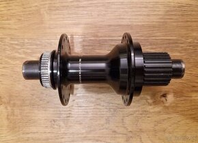 Zadny naboj Shimano FH410 boost