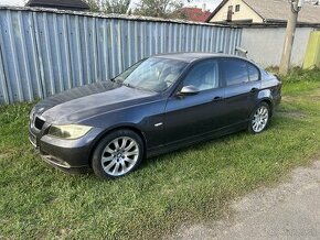 BMW E90 320d - 1