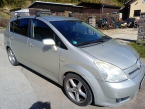 Toyota Corola Verso 2.2 diesel   130kw