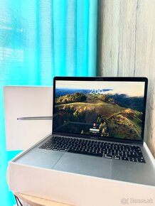 Predám MacBook Air 13,3”, 8/128gb, 273Cyklov,TOP STAV