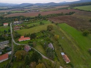 Pozemok v lone prírody s výhľadom na Slanské vrchy, obec Bre