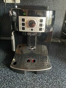 Kávovar DēLonghi Magnifica S 2020+4litre odvápňovač