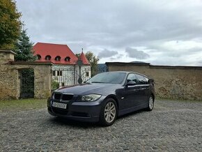 BMW 320D Touring A/T - 1