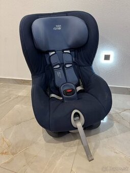 Na predaj autosedačka Britax Römer KING II black-tmavomodrá - 1