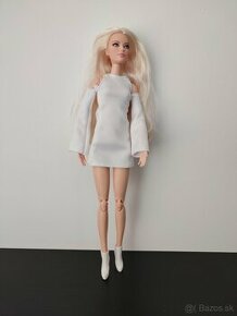 Barbie Signature Looks Doll