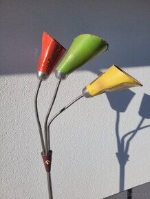 Stojata retro lampa