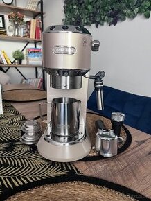 Pákový kávovar Delonghi