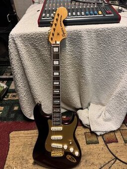 Fender Squier 40th Anniversary Stratocaster Gold Edition