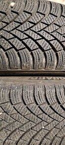 Predám 2ks pekné zimné 185/60r15-84H Nexen