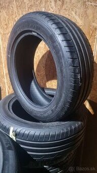 Dunlop 215/55r17 petne