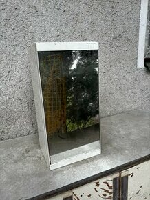 Zrkadlová kúpeľňová skrinka