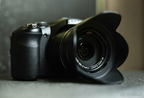 Panasonic Lumix DMC-FZ200 25-600mm Leica