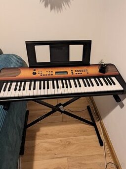 Yamaha PSR- E360 keyboard javor