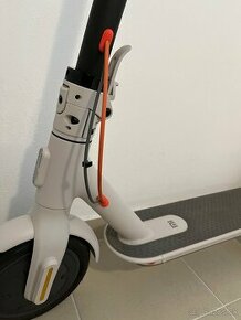 XIAOMI MI ELECTRIC SCOOTER 3 SIVÁ E-KOLOBEŽKA