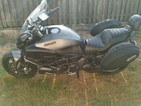 Ducati Diavel Strada