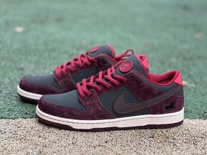 Nike SB Dunk Low Riot