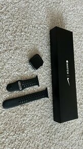 Apple Watch SE 44mm Nike edition - 1