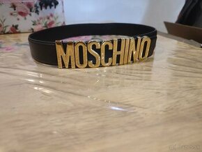 Opasok Moschino