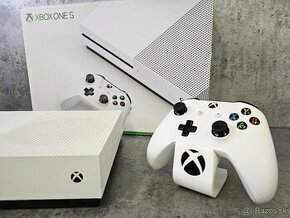 Xbox One S, ovládač (Kinect)+ Crash Bandicoot za vysvedčenie