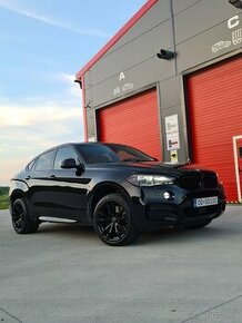 BMW X6 M50D M Performance Black on Black