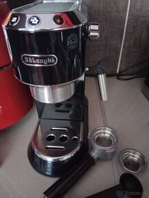 Kávovar Delonghi Dedica