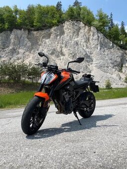 KTM Duke 890 - 1