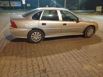 Predám Opel Vectra B 1.8