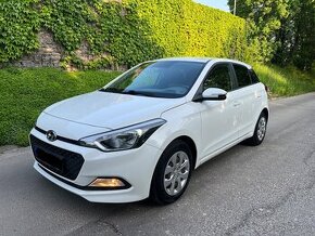 Hyundai i20 1.2 benzin /// 1 majitel /// 94 tis km  /// SR