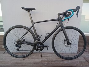 Cestný bicykel Giant TCR Advanced Disc 2 Pro Compact