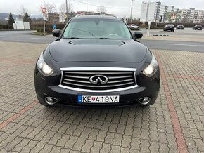 Infiniti FX30dS - 1