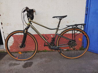 Trekingový bicykel Riverside 920