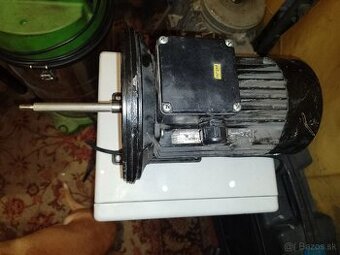 Predam elektromotor z čerpadla. - 1