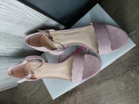 Nové ružové sandálky č. 38 - 1