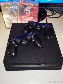 PlayStation 4 slim