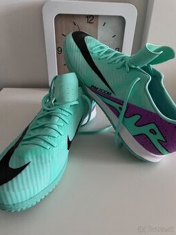 Nike-halová obuv