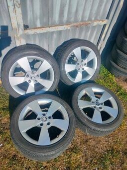 4ks alu disky orig. Škoda 5x112 R17 pneu 7mm 225/45 R17