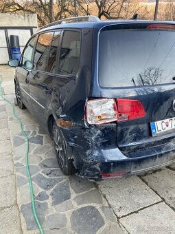 VW Touran - havarovaný 2011, 2.0 TDi, 103 kW