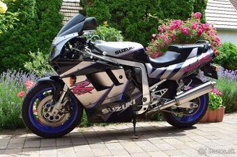 SUZUKI GSX-R 1100