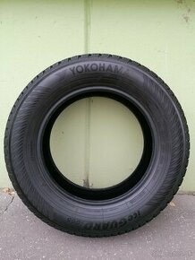 YOKOHAMA iceGuard 225/65 R17