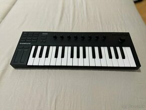 Native Instruments S32 MIDI klávesnica